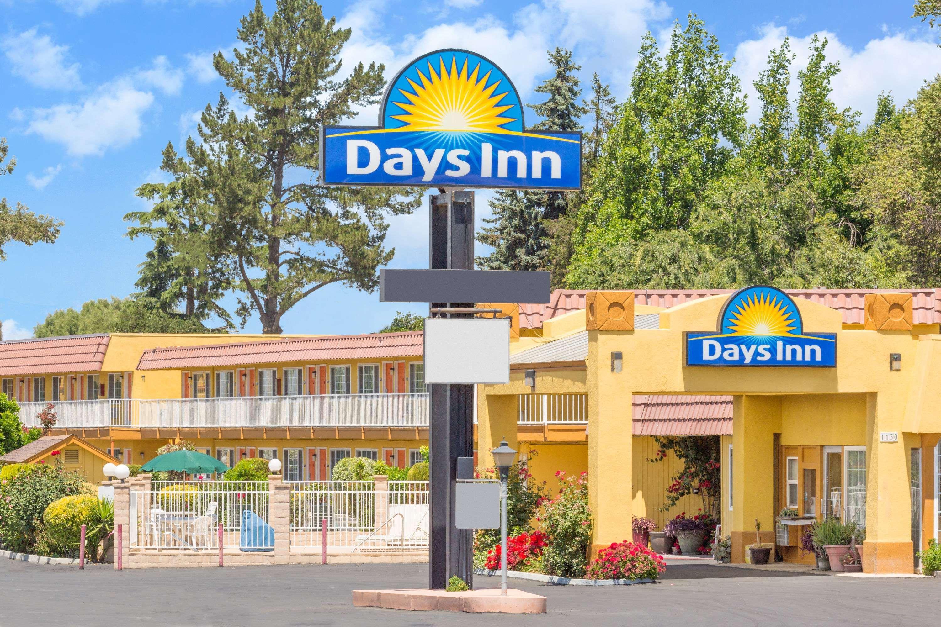 Days Inn By Wyndham คิงซิตี้ ภายนอก รูปภาพ