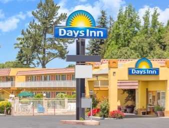 Days Inn By Wyndham คิงซิตี้ ภายนอก รูปภาพ